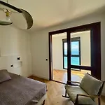 Hyper Centre, Front De Apartmán