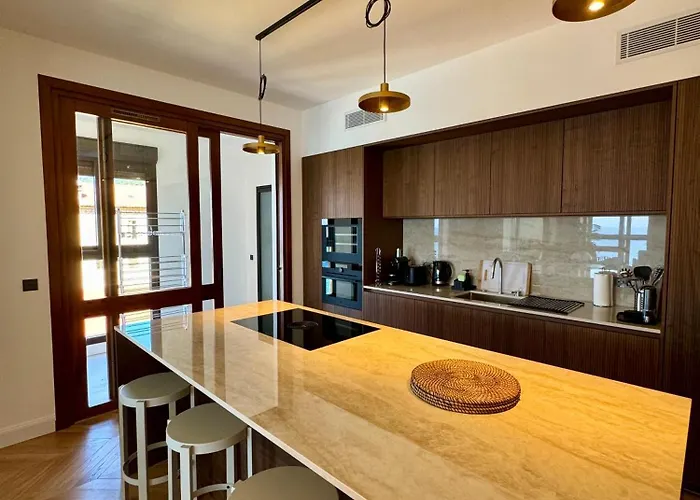 Hyper Centre, Front De Appartement Ajaccio (Corsica)