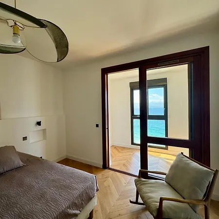 Hyper Centre, Front De Apartman