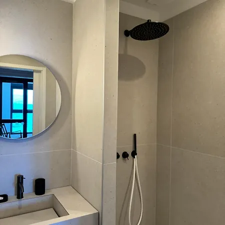 Hyper Centre, Front De