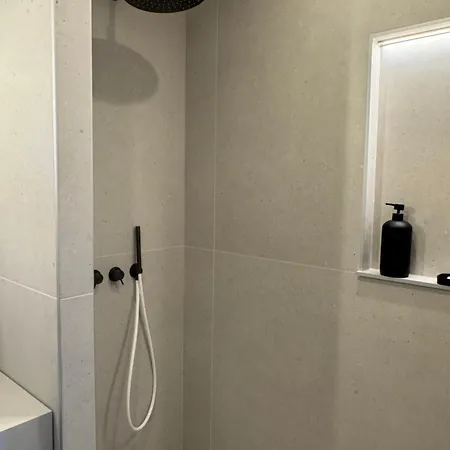 Hyper Centre, Front De