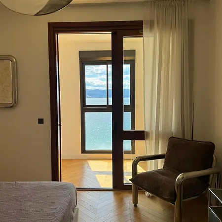 Hyper Centre, Front De Apartman *