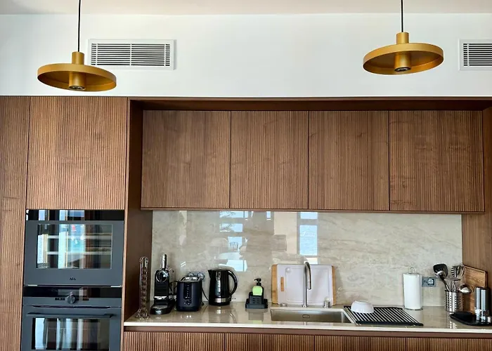 Hyper Centre, Front De *